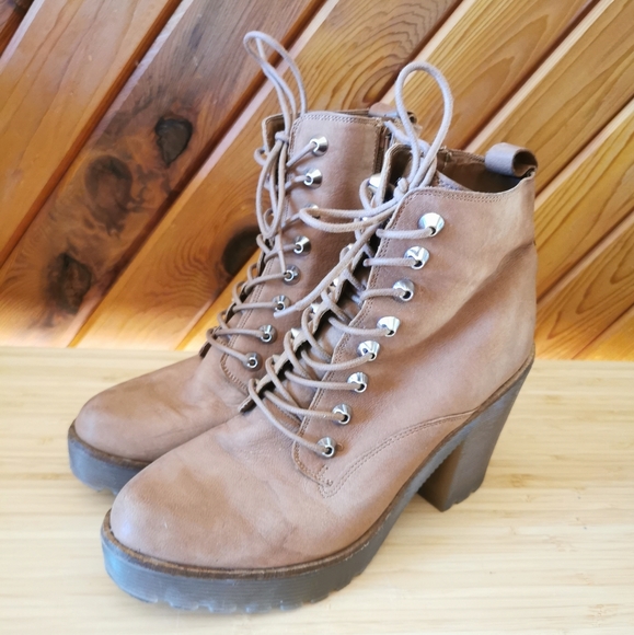 Aldo Latte Boots - Picture 1 of 8